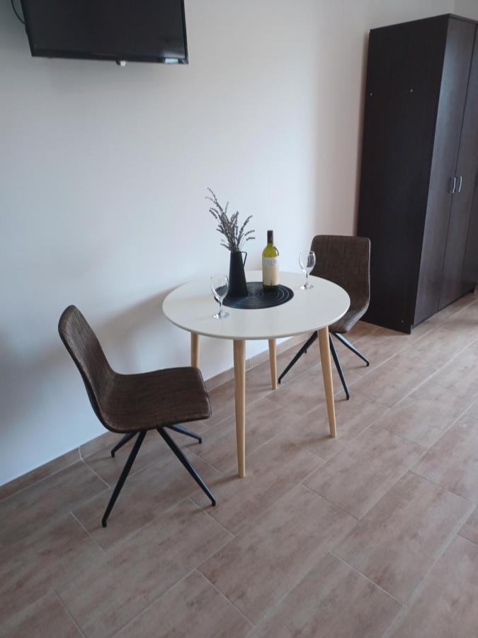 Apartmani Miletic 耶尔萨 外观 照片
