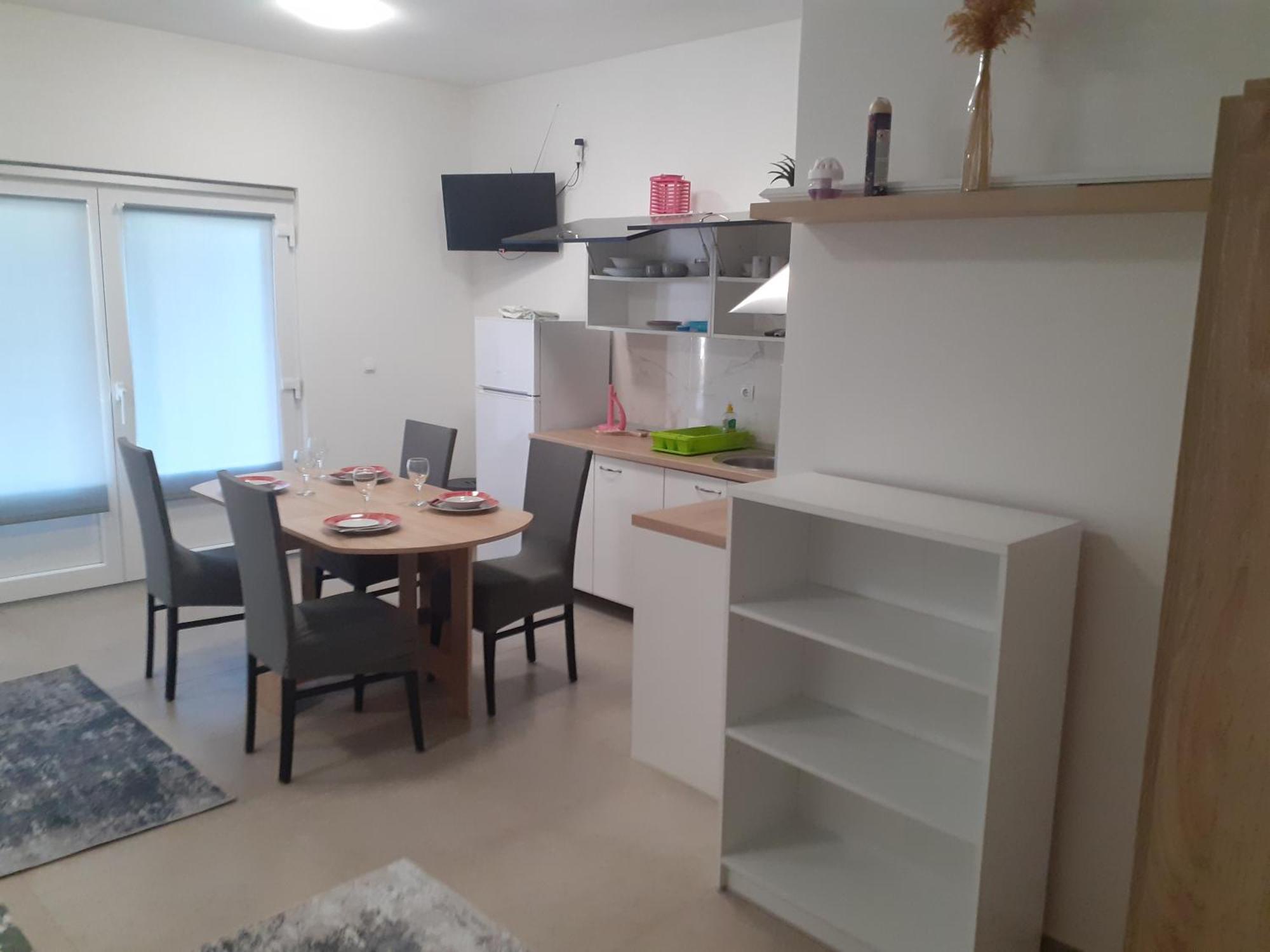 Apartmani Miletic 耶尔萨 外观 照片