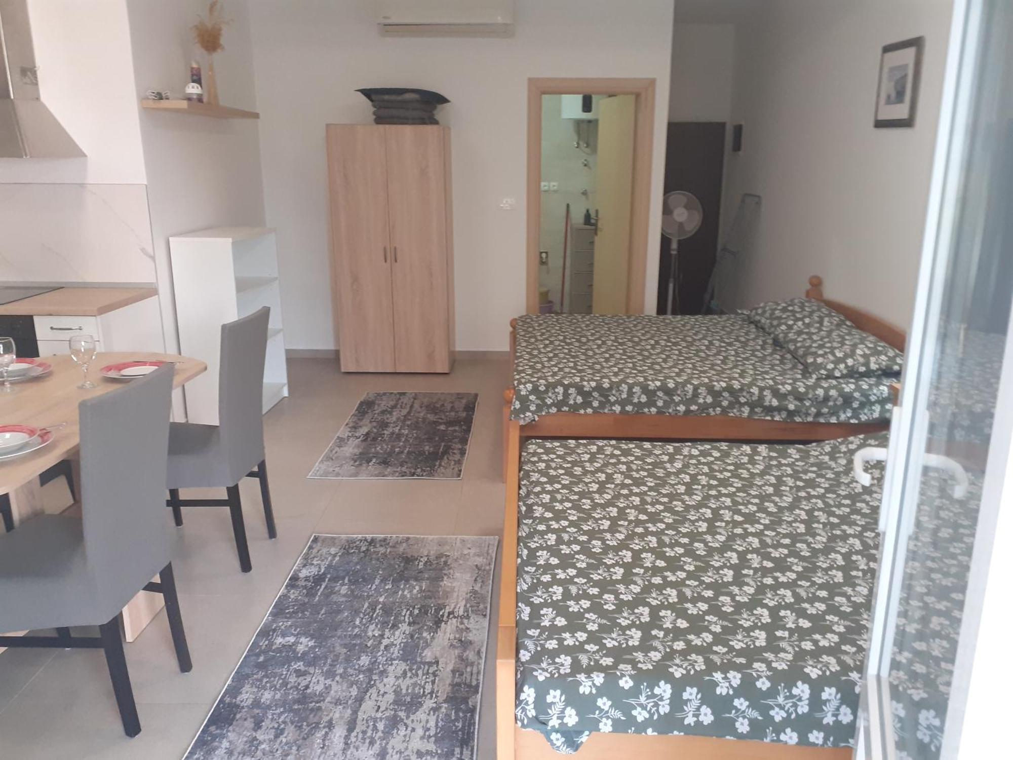 Apartmani Miletic 耶尔萨 外观 照片