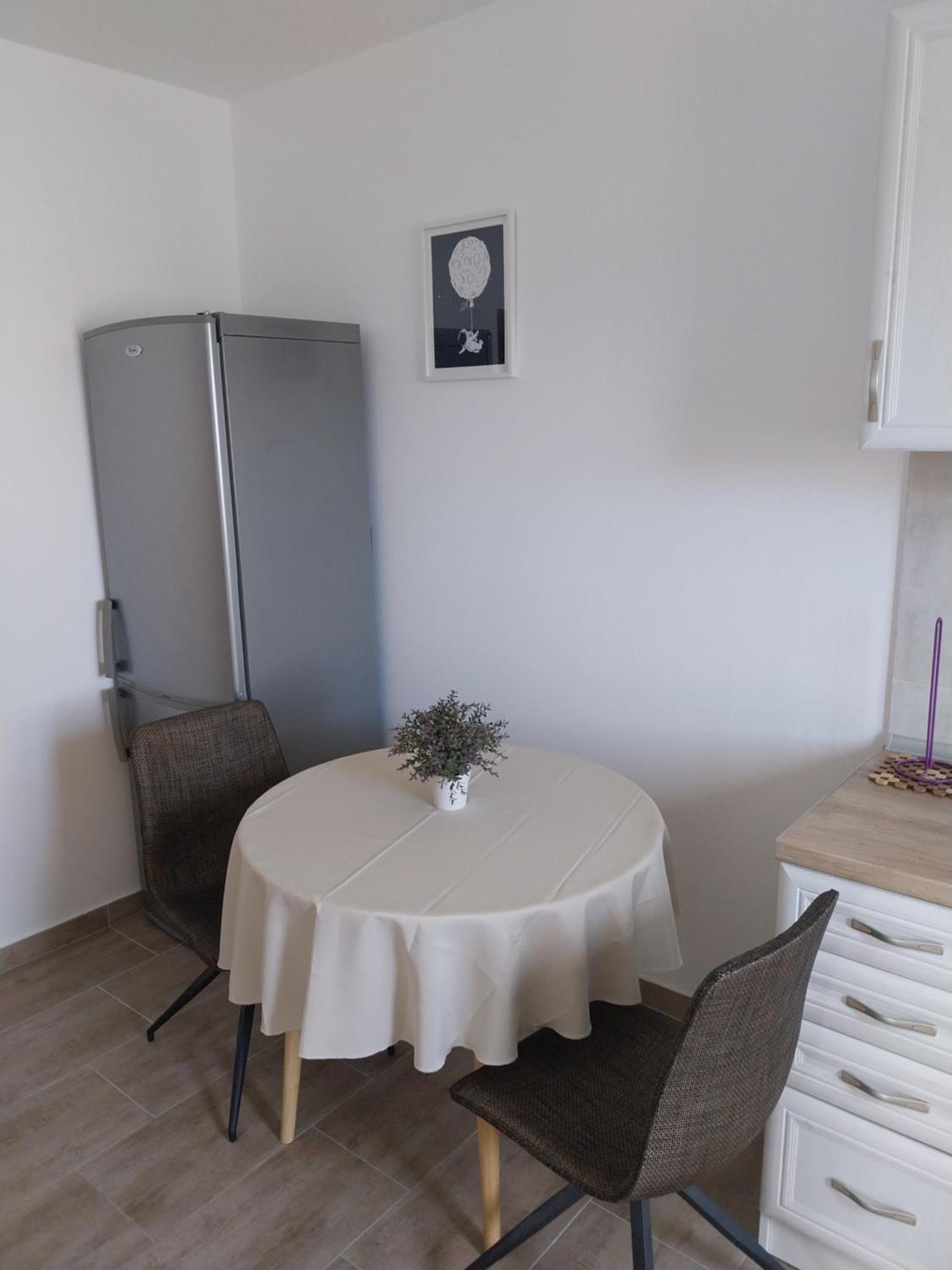 Apartmani Miletic 耶尔萨 外观 照片